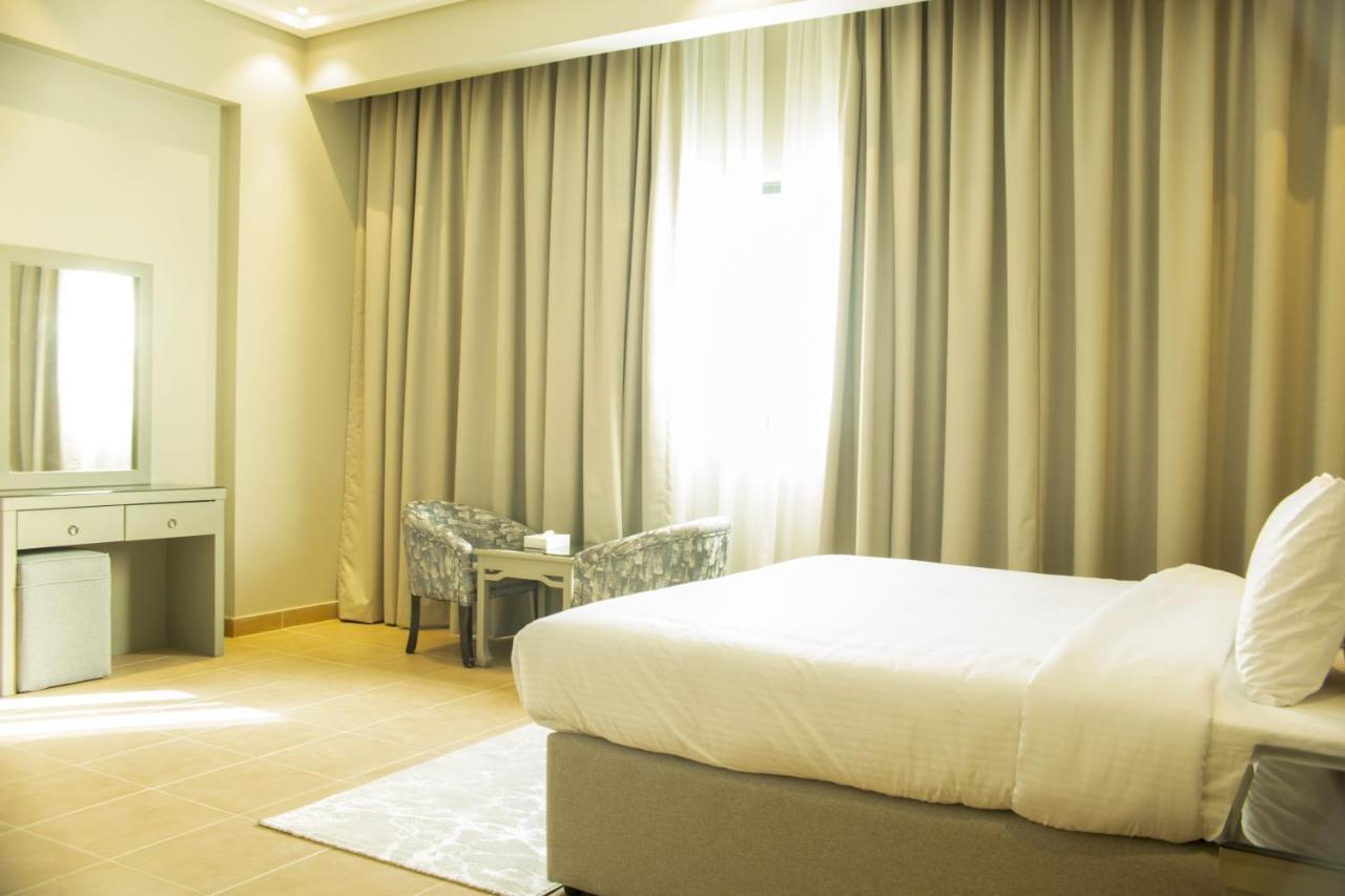 Infinity Tower Suites Wll Манама Экстерьер фото