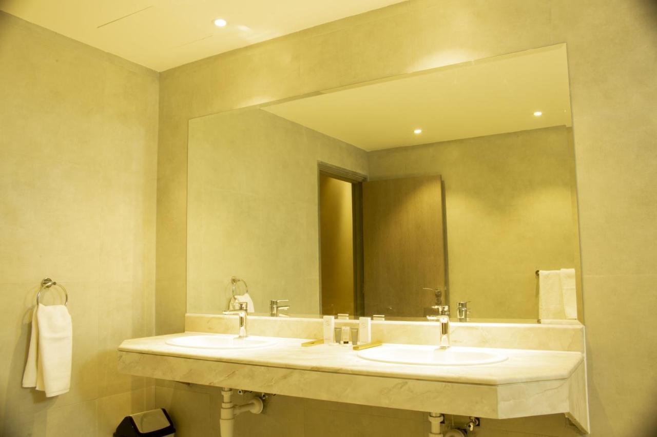 Infinity Tower Suites Wll Манама Экстерьер фото