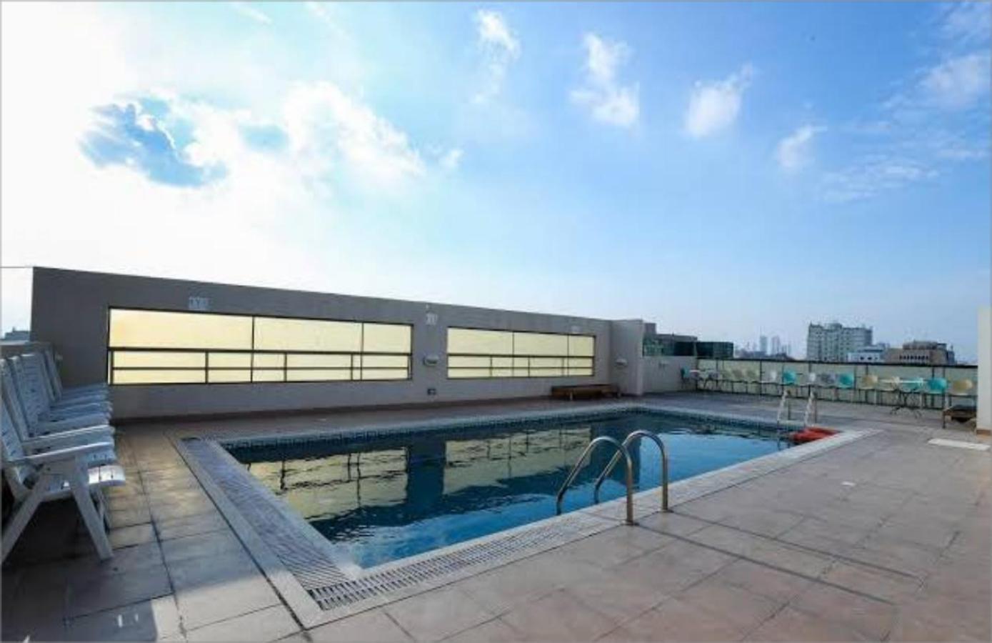 Infinity Tower Suites Wll Манама Экстерьер фото